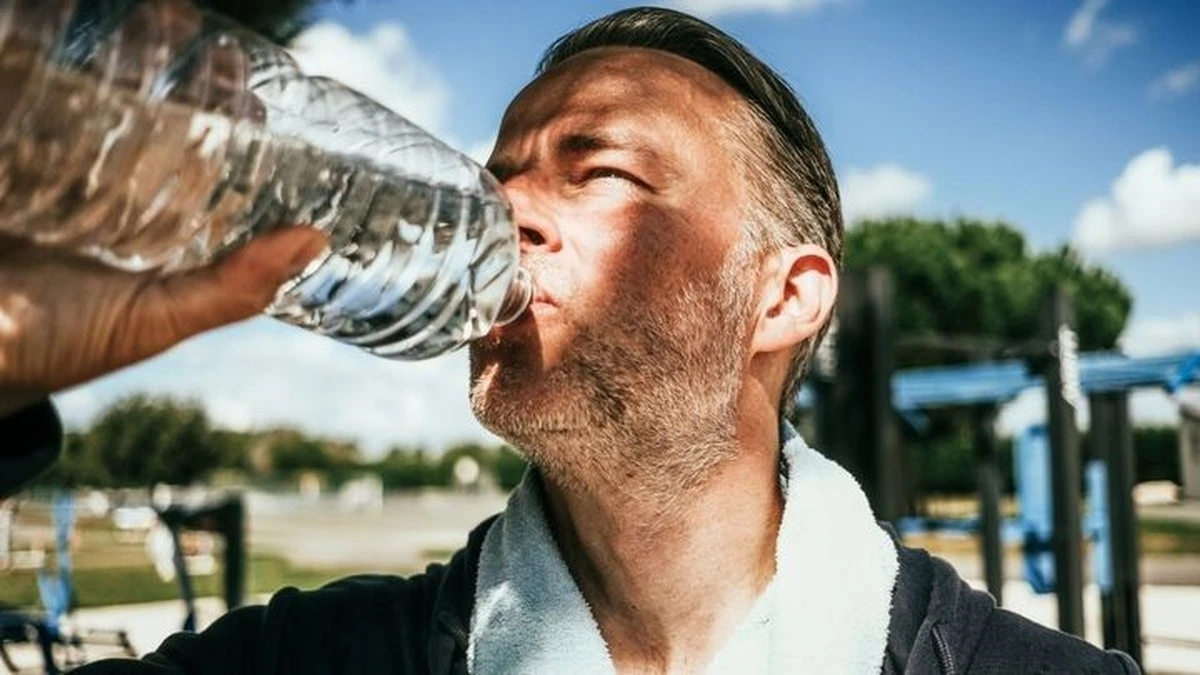 Proč muži ve středním věku stárnou rychleji než ostatní: Viníka máte zřejmě v kuchyni