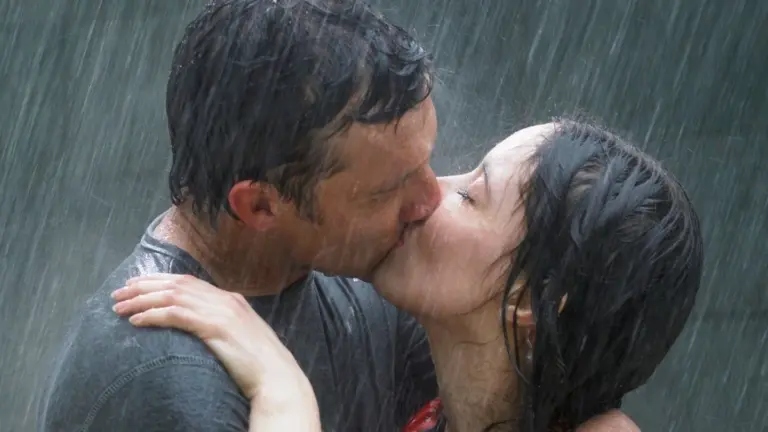 Proč se v Česku líbáme? Sliny o vás prozradí víc než DNA