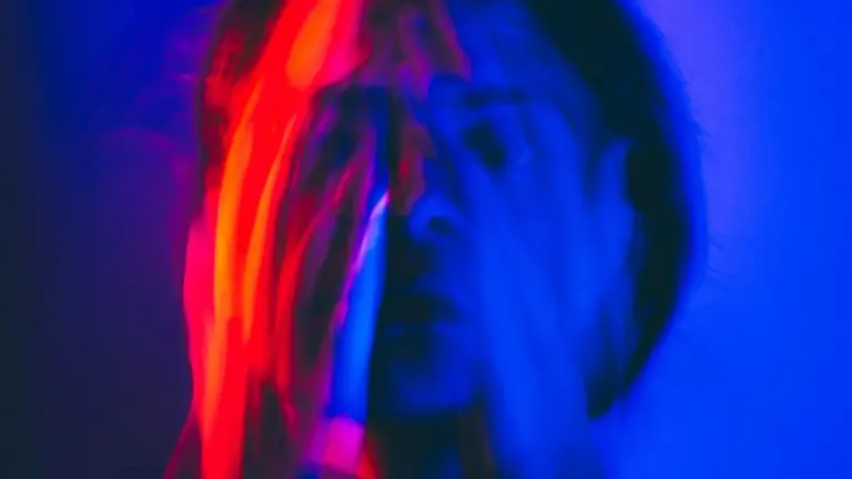 Proč se v medicíně mluví o bleskové léčbě DMT