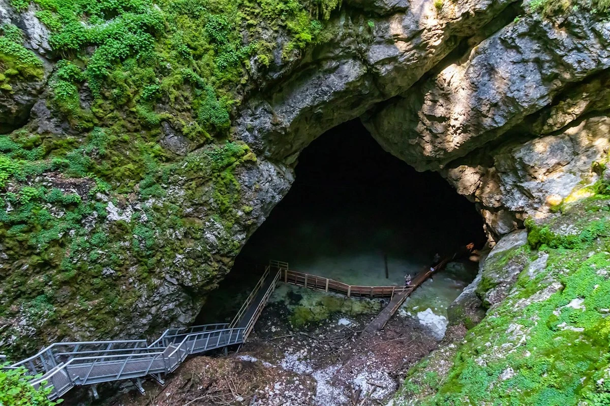 Proč vědci v rumunské jeskyni oživili bakterii starou 5 000 let - image 1