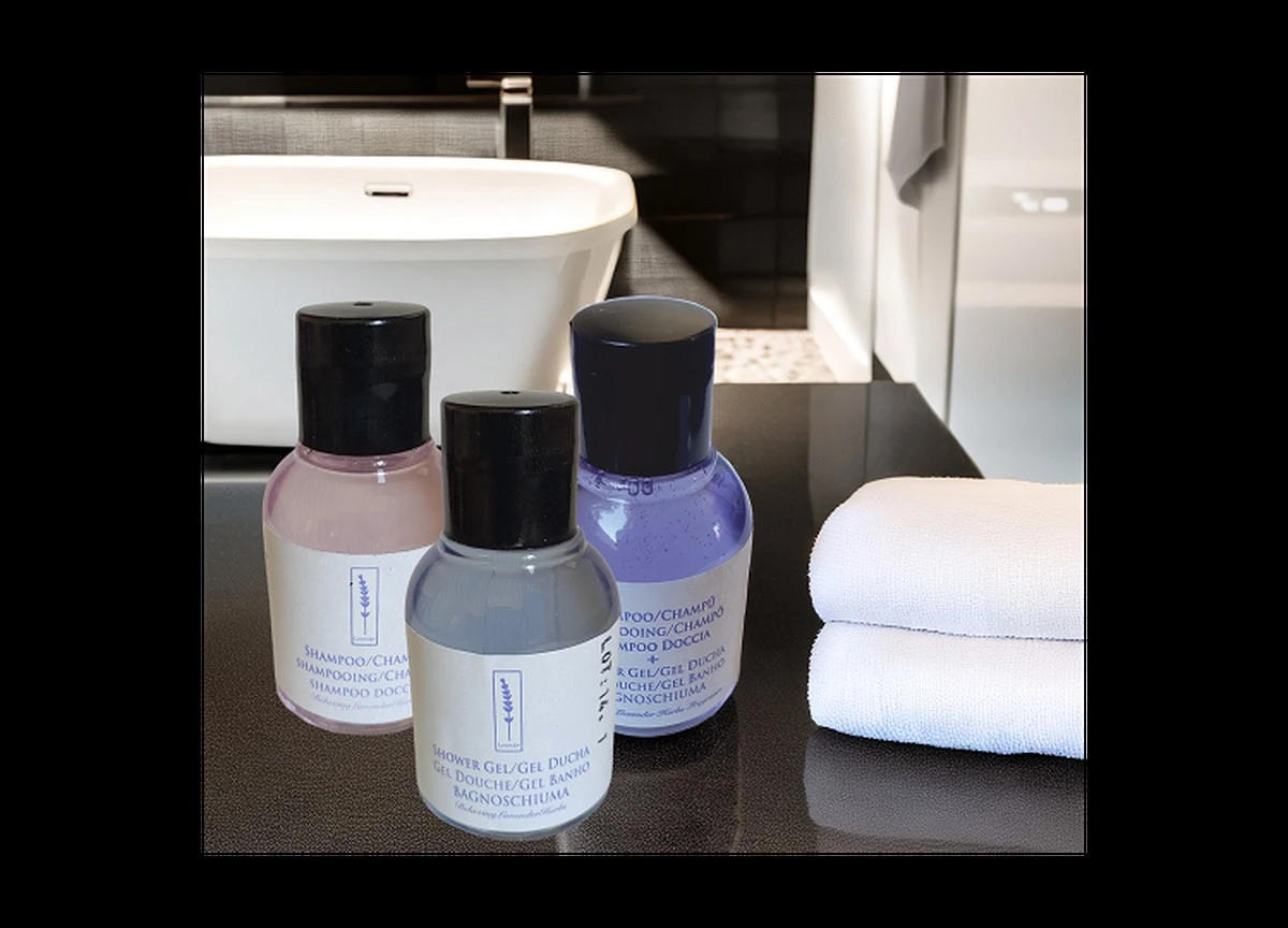 Proč z hotelových pokojů brzy zmizí malé lahvičky se šamponem - image 1