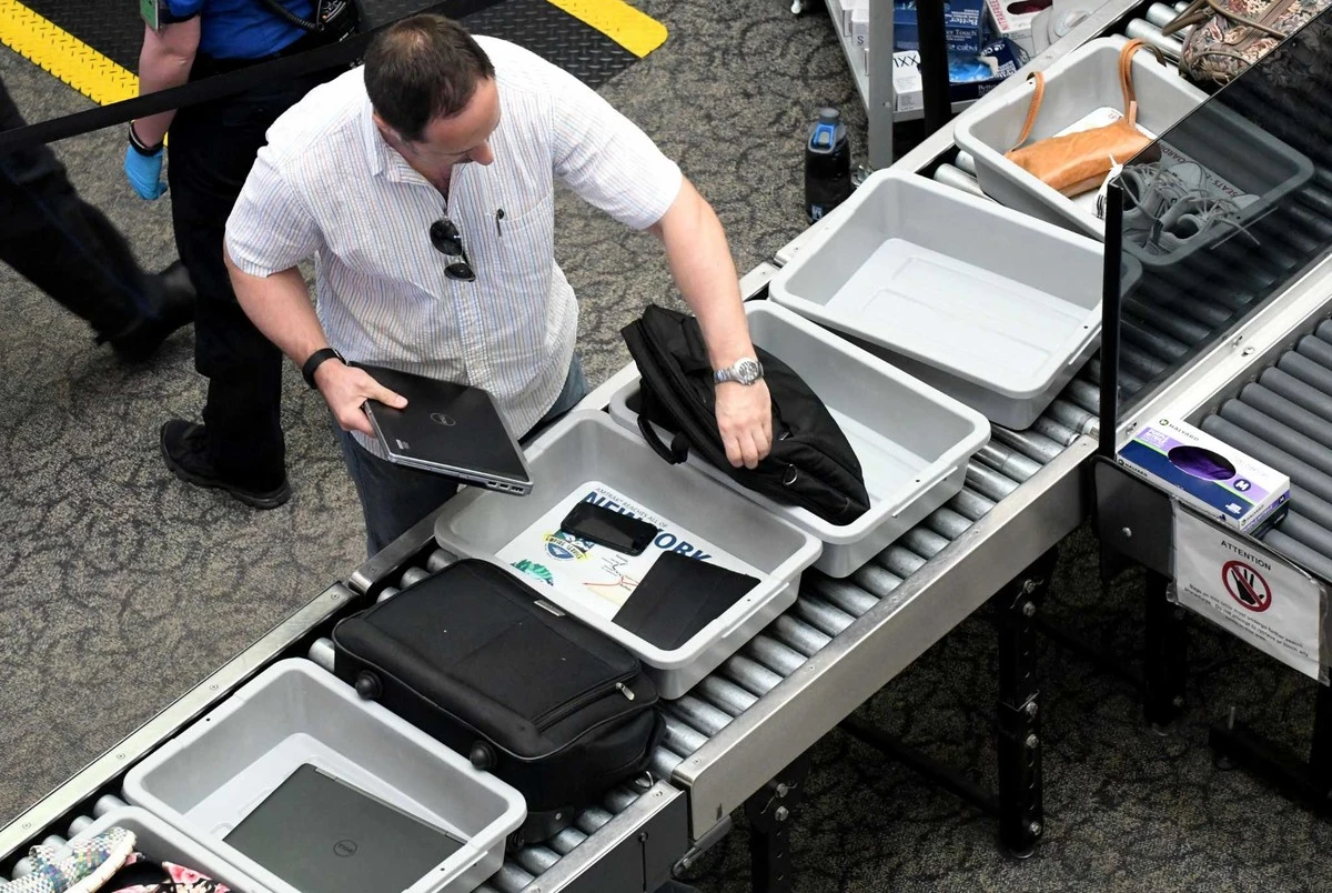 Proč zkušení cestovatelé už nedávají Bluetooth sluchátka do kufru - image 1