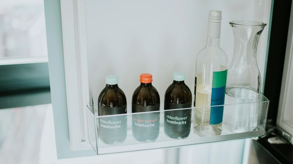 Proč zkušení kuchaři dávají do dveří lednice plastové klipy