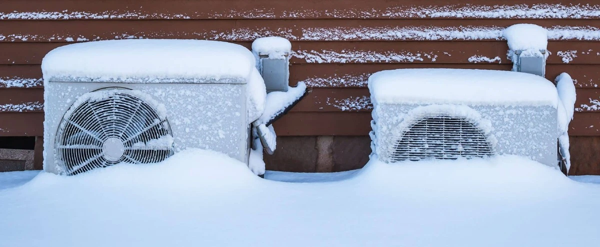 Proč zkušení majitelé domů čistí venkovní jednotku čerpadla každý týden - image 1