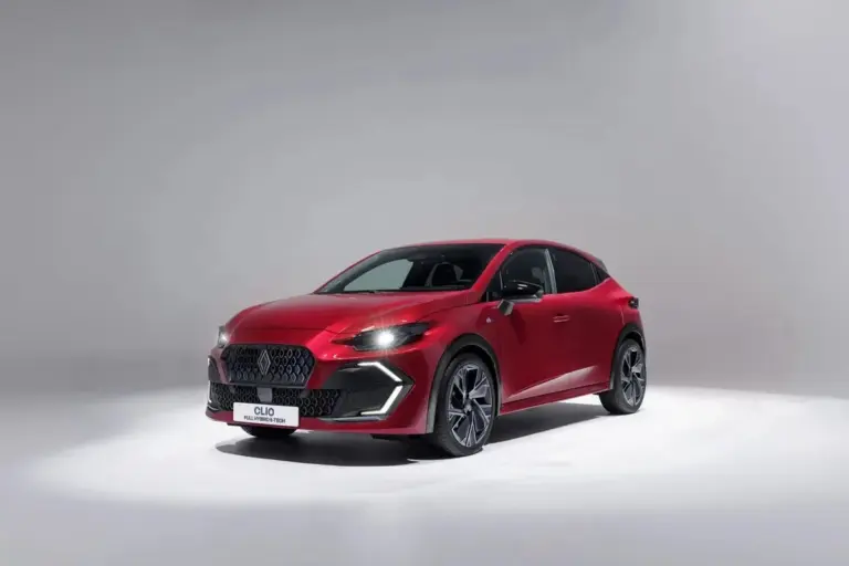 Proč zkušení řidiči začali kupovat Renault Clio místo levné Dacie