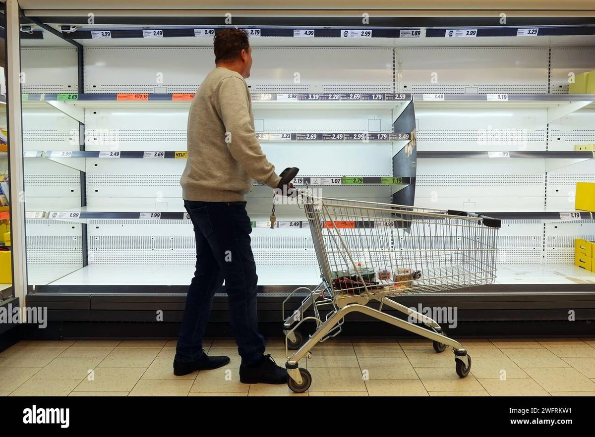 Proč čeští zákazníci v supermarketu stále věří mýtu o „tajných zásobách“ ve skladu - image 1