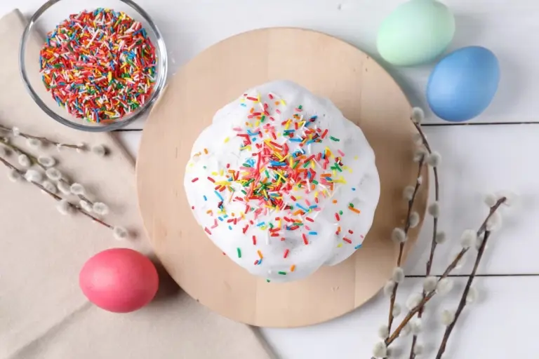 Proč se bílá poleva na mazanci loupe: Pekaři radí přidat do cukru jednu kyselou ingredienci