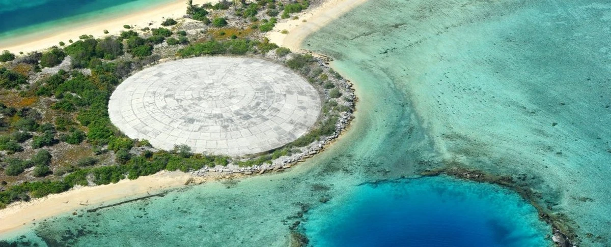 Proč se v tichomořské betonové kopuli začínají objevovat nebezpečné praskliny - image 1