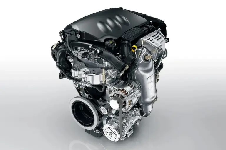 Proč se zánovní peugeoty a opely staly v českých bazarech neprodejným zbožím