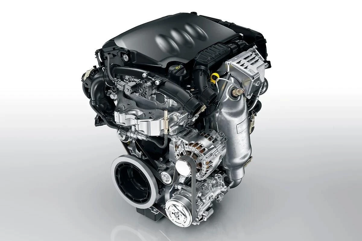 Proč se zánovní peugeoty a opely staly v českých bazarech neprodejným zbožím