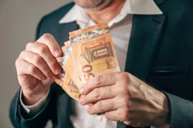 Proč tento týden nespěchat s platbou: Finanční horoskop do 5. dubna