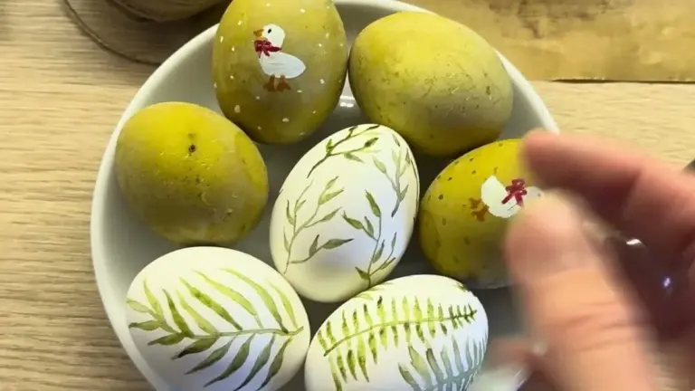 Proč zkušení hostitelé přidávají ke špenátu kurkumu při barvení vajec