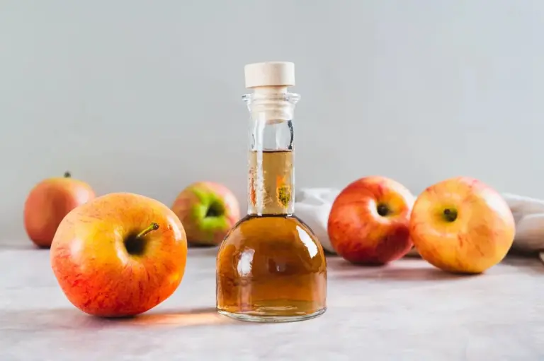 Proč zkušení kuchaři vždy přidávají lžíci octa do vody na rýži