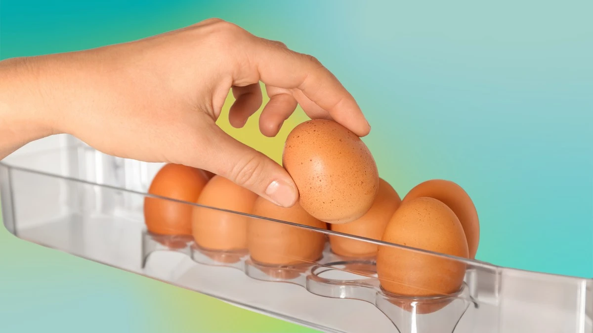Proč zkušení kuchaři dávají vejce do lednice vždy špičkou dolů