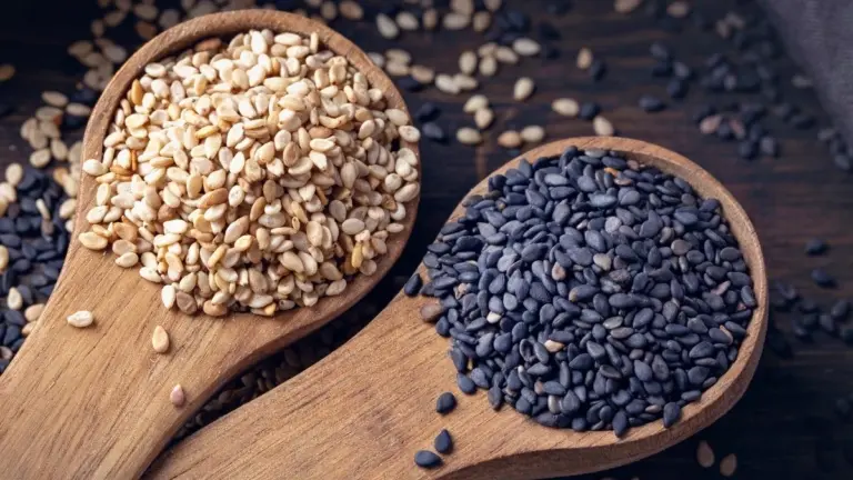 Proč zkušení kuchaři začali dávat přednost černému sezamu před tím bílým