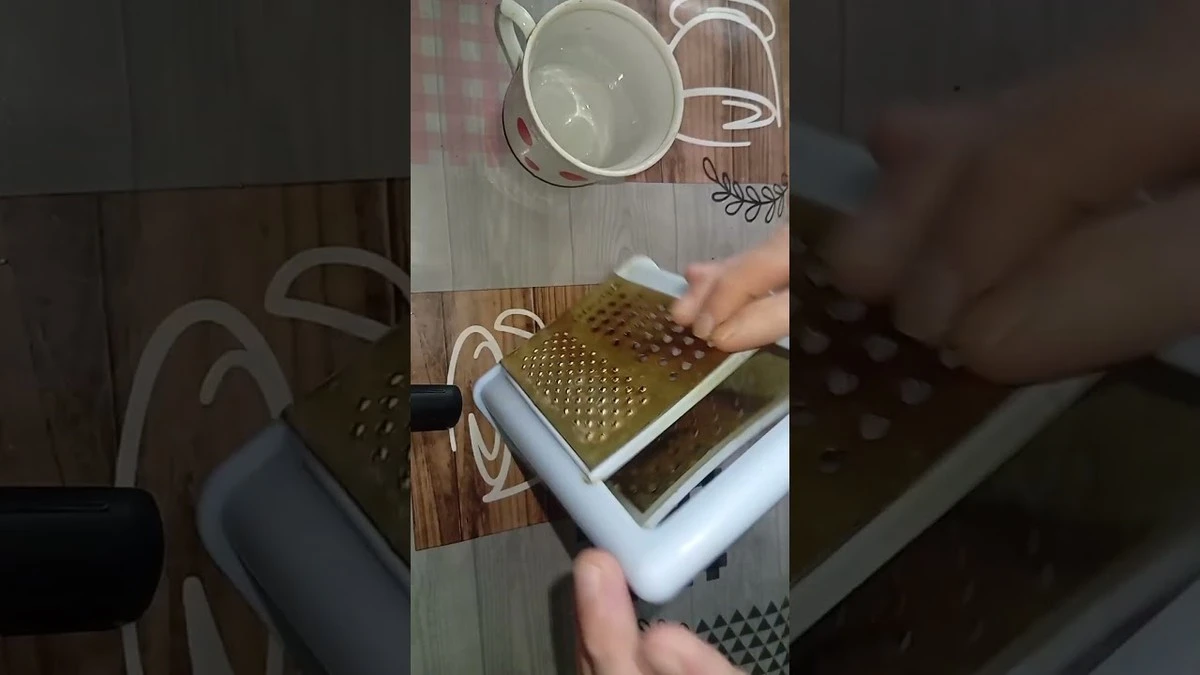 Proč zkušení kuchaři brousí struhadlo o dno keramického hrnku - image 1