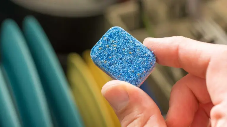 Proč zkušení lidé dávají tabletu do myčky do pračky nebo k odpadu