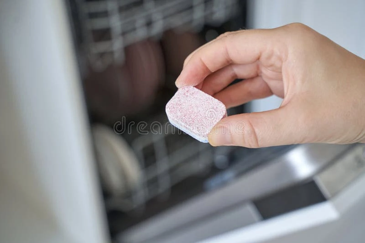 Proč zkušení lidé dávají tabletu do myčky do pračky - image 1