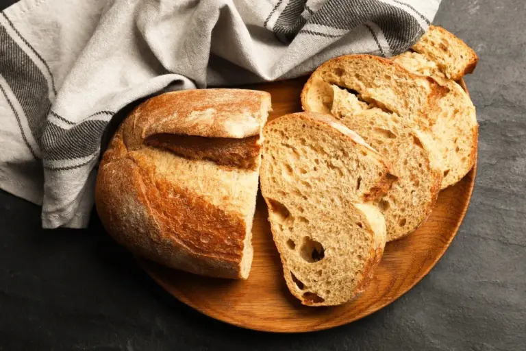 Proč zkušení pekaři dávají do chlebníku hrst suché rýže