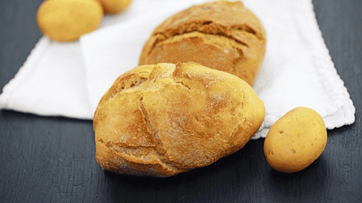 Proč zkušení pekaři přidávají do těsta na houstičky lžíci jogurtu a brambory