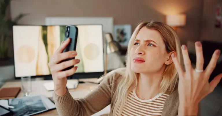 Proč zkušení podvodníci útočí na děti a jaká jedna věta v nastavení ochrání vaše peníze