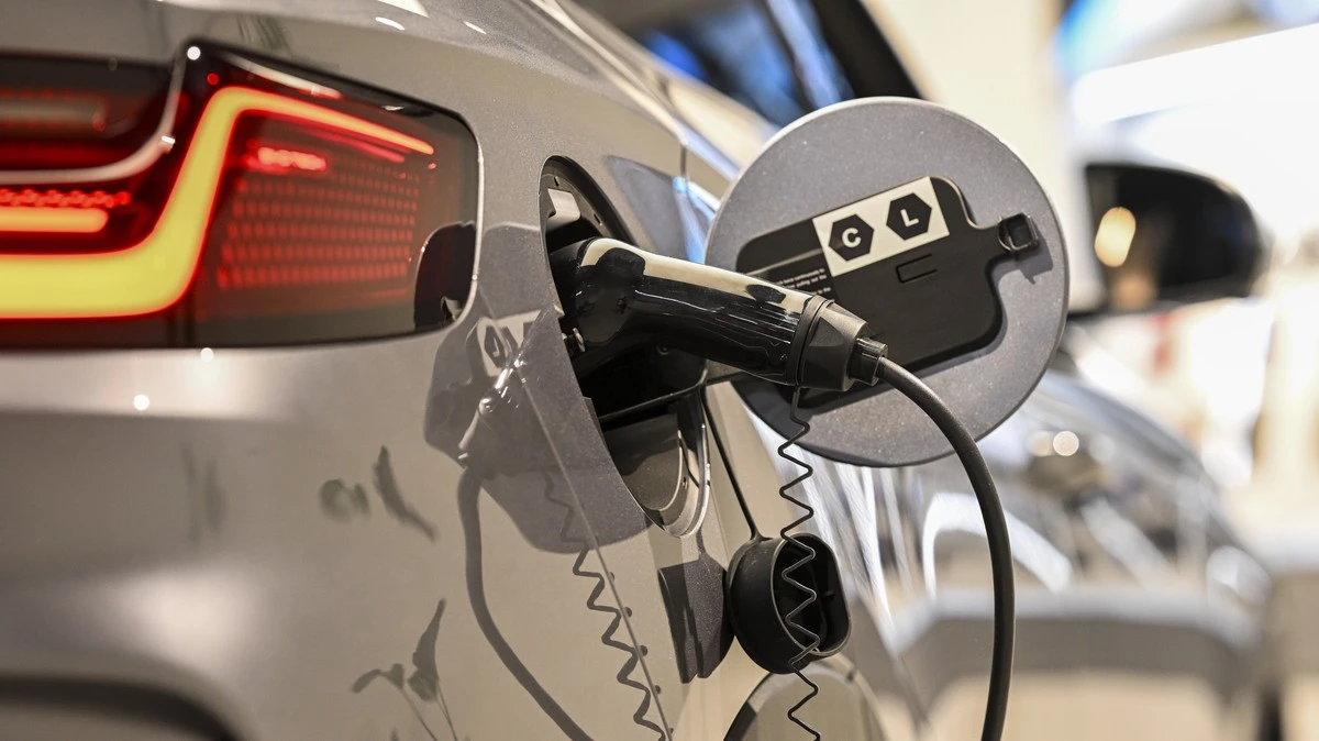 Proč zkušení řidiči přestávají pít kávu u nabíječek elektromobilů - image 1