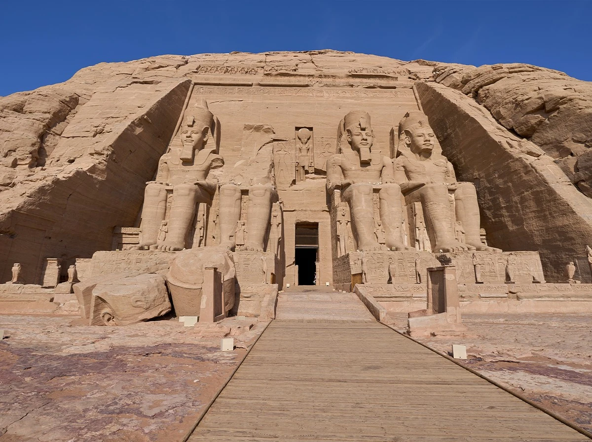 Proč archeologové v Egyptě začali do písku zapojovat ocelové elektrody - image 1