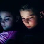 Proč dvojčata v prvních letech mluví méně než jejich sourozenci