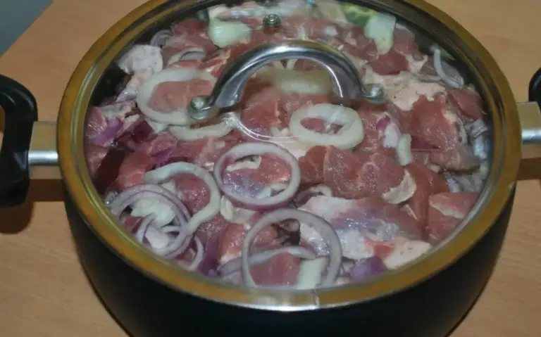 Proč je maso na grilu tuhé: Hlavní chyba bývá v triku s octem