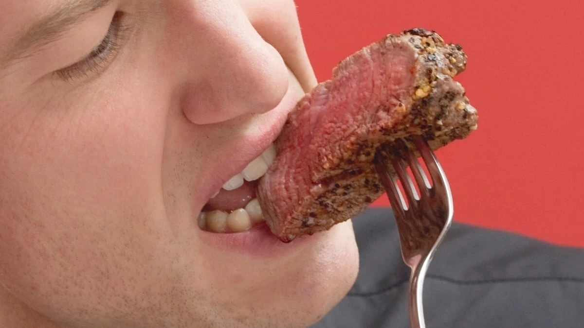 Proč lidé s tímto genetickým znakem potřebují maso pro zdravý mozek