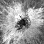 Proč se na Měsíci náhle objevil obří stín: Vědci objevili kráter, který vznikne jednou za století