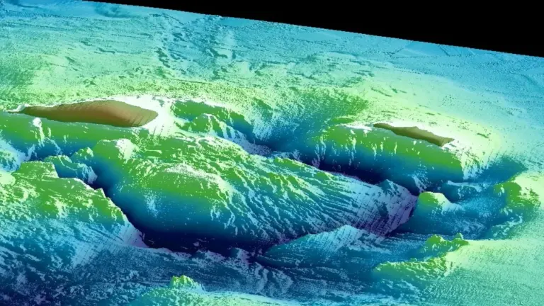 Proč se obří komora pod sopkou Kikai znovu plní magmatem