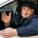 Proč se po 70. roce láme chleba: Experti určili věk, kdy se řízení stává rizikem