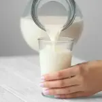 Proč se už nevyplatí zkoušet mléko kapkou na nehet