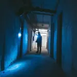 Proč se v některých budovách cítíme nesví: Vědci obvinili vibrace starého potrubí