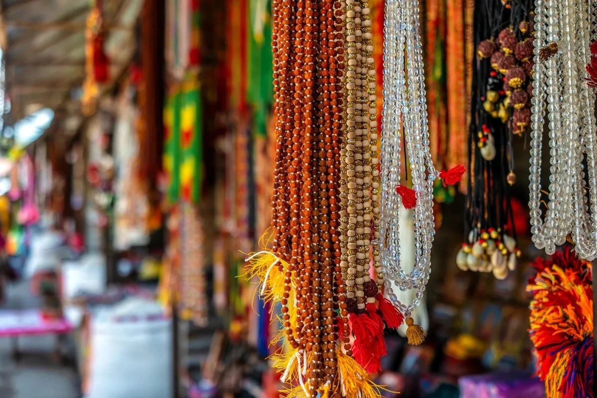 Proč se v rodině opakují stejné chyby: Tibetský horoskop odhaluje vaši skrytou karmu