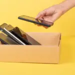 Proč se vyplatí prohledat staré šuplíky: Tato jedna drobnost určuje cenu vašeho zapomenutého telefonu