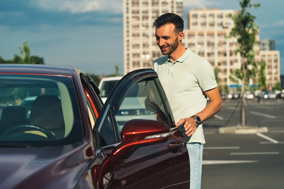 Proč si po roce 2027 už nekoupíte auto za hotové: EU zavádí přísné limity