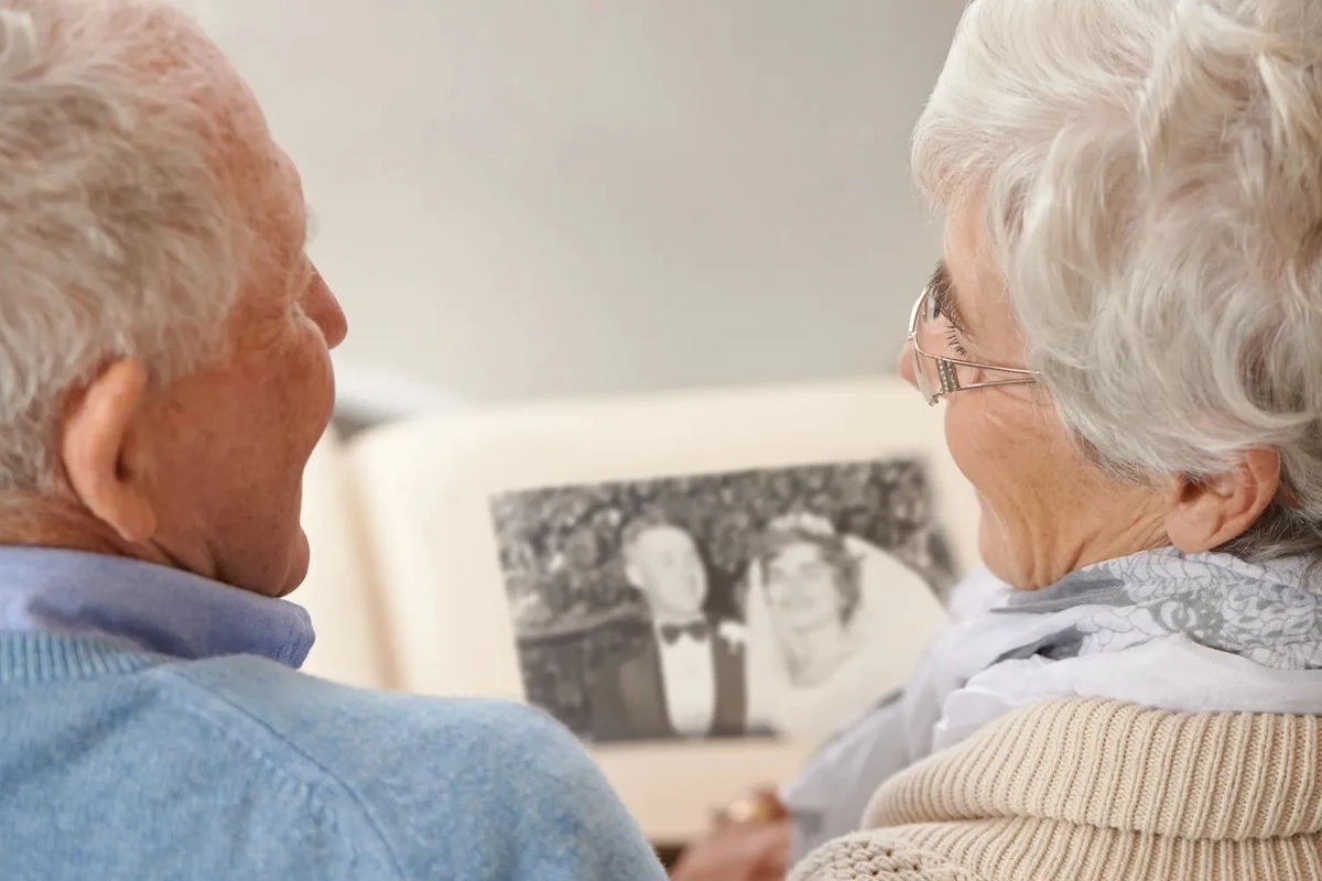 Proč si tato Američanka po 70 letech manželství každé ráno dává pusu s manželem