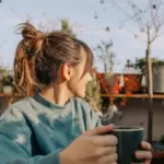 Proč si zkušení majitelé malých balkonů kupují tento hybridní stůl se záhonem