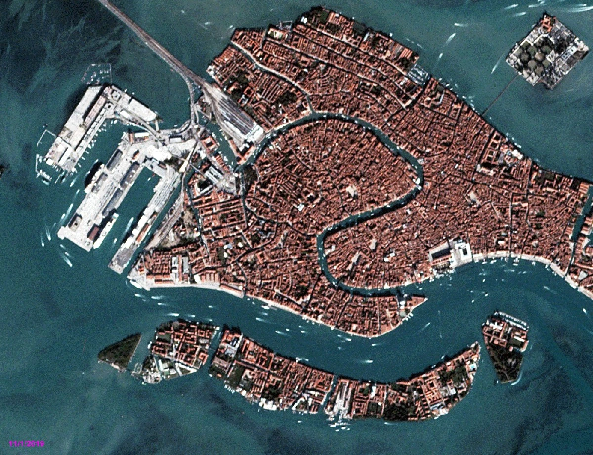 Proč vědci navrhují obehnat Benátky betonovou zdí - image 1