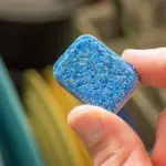 Proč zkušení hostitelé dávají tabletu do myčky do bubnu pračky