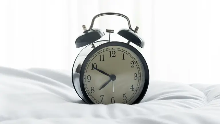Proč zkušení kardiologové doporučují chodit spát vždy ve stejnou minutu