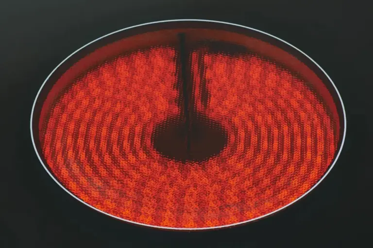 Proč zkušení kuchaři vyměňují indukci za infračervenou desku