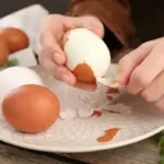 Proč zkušení kuchaři nikdy nedávají vajíčka do studené vody