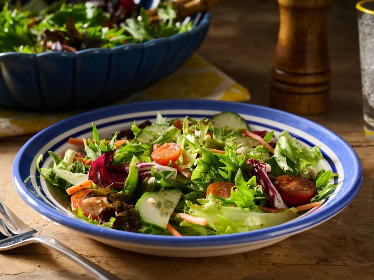 Proč zkušení kuchaři dávají čerstvé ředkvičky před krájením do ledové vody - image 1