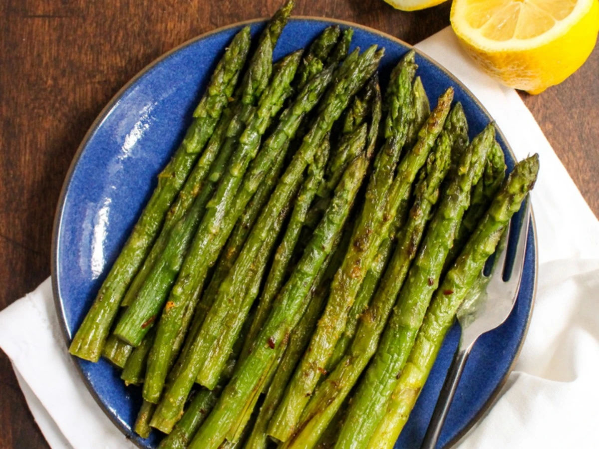 Proč zkušení kuchaři dávají mražený chřest přímo do vroucí vody - image 1