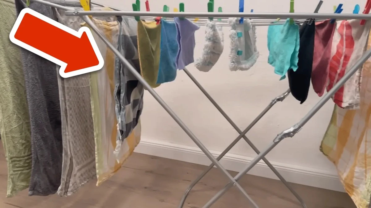 Proč zkušení lidé věší mokré prádlo do tvaru oblouku