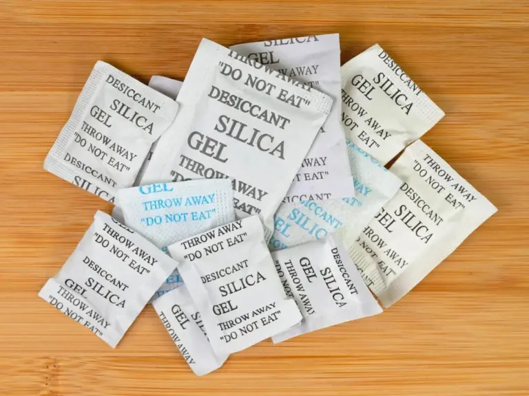 Proč zkušení lidé dávají sáčky se silikagelem do krabic s nářadím