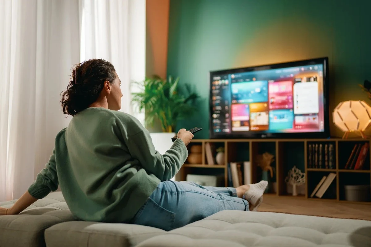 Proč zkušení majitelé nikdy nenechávají starou televizi u popelnice